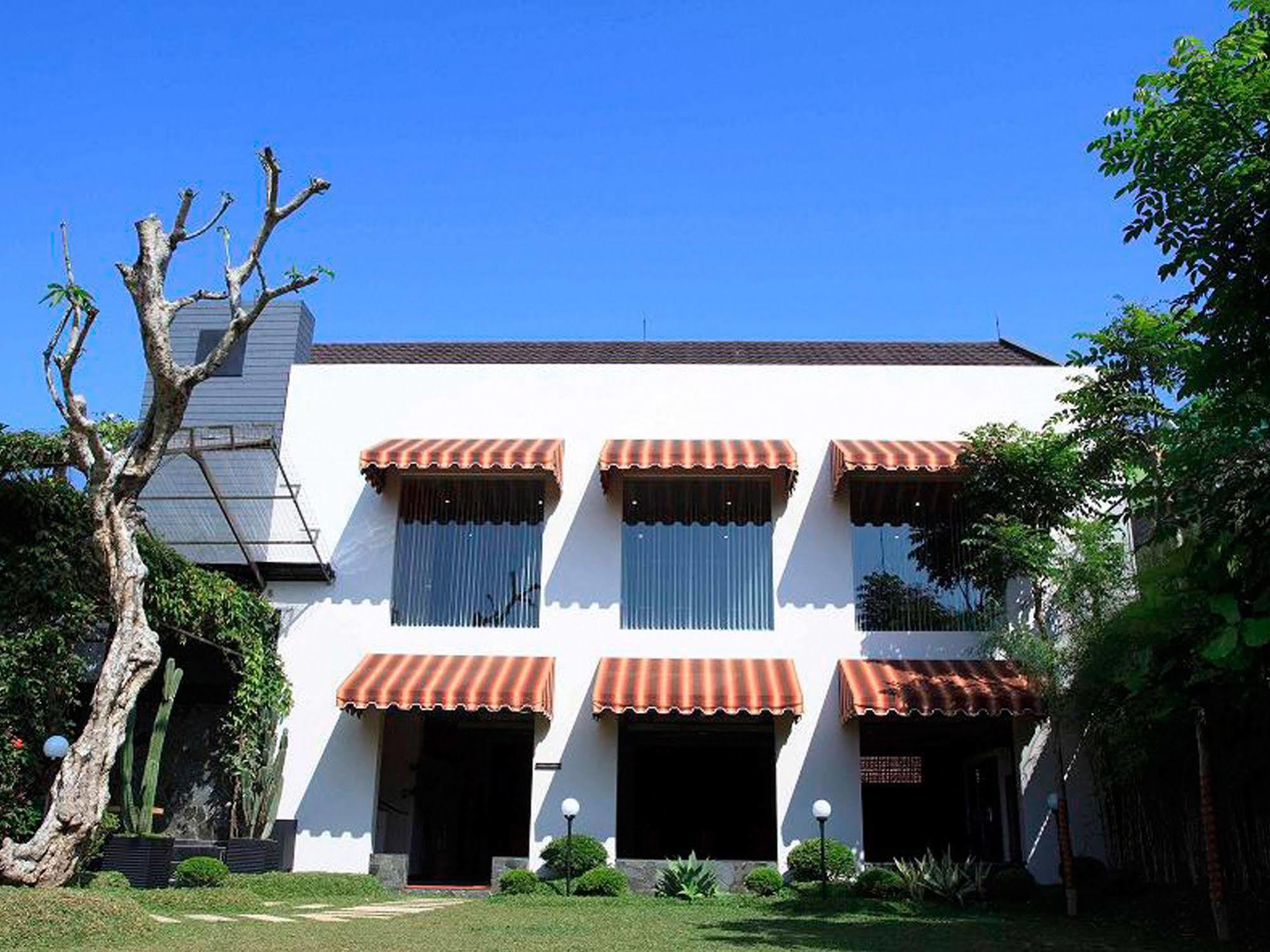Gumilang Regency Hotel Bandung Exterior foto